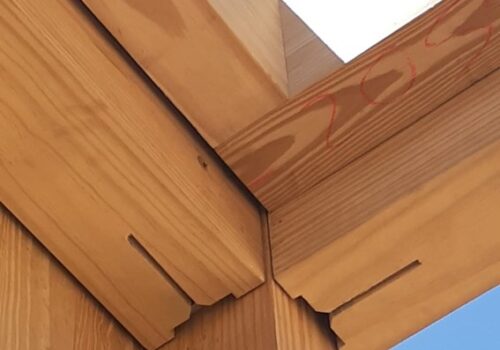 Madeira Engenheirada ganha espaço na construção como alternativa sustentável ao aço e ao concreto